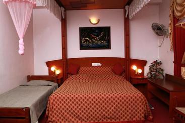 פנסיון Riverdale