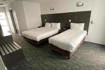 Brighton Hotel Motel