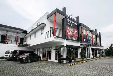 Szálloda Capital O 642 The Junction Tagaytay