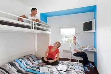 Отель F1 Nemours