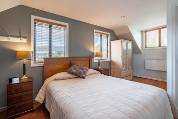 Отель Wanaka Luxury Apartments