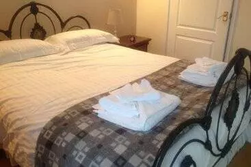 Four Seasons Bed And Breakfast