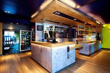 בית מלון כפרי Ibis Budget Velizy