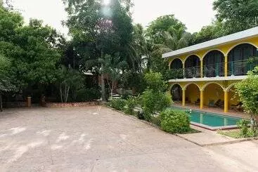 リゾートホテル Saakluum Ruta Puuc