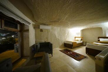 هتل Elite Cave Suites