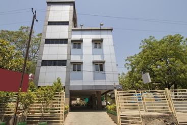 فندق Oyo Rooms Koti Imlibun Bus Station