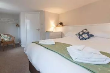 مبيت وإفطار The Crown