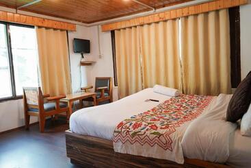 Hotel Kashmir House Pahalgam