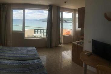 Hotel Oasis   Beach Access