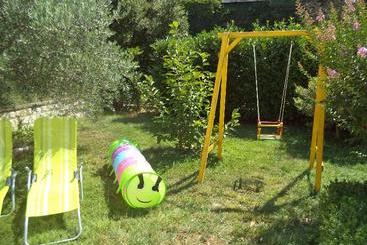 Отель Guesthouse Zeko Rozat