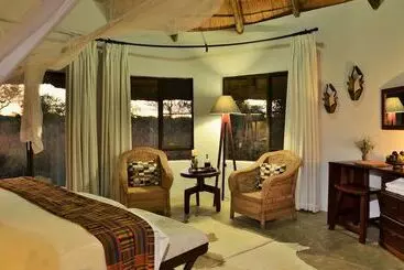 Hotel Wildtrack Safaris Eco Lodge