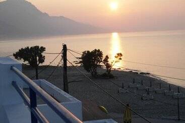 Philippos Studios & Apartments