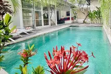 Жильё для туристов The Decks Bali