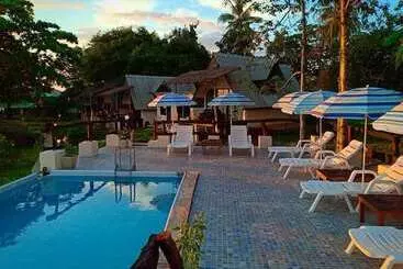 Hotel Banana Sunset Bar & Bungalows