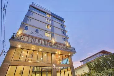 ホテル The Sixteenth Naiyang Beach