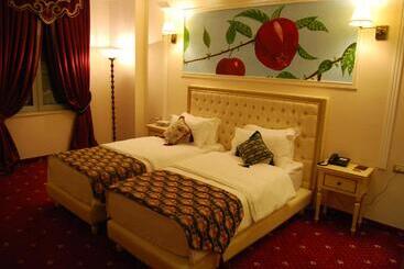 2 Kitarrat Boutique Hotel & Spa