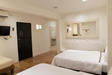 ユースホステル La Catedral Mérida