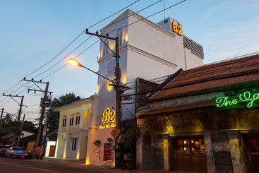 בית מלון כפרי B2 Riverside Colonial