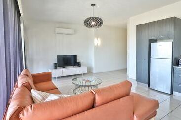 Жильё для туристов Indulge Apartments Cbd