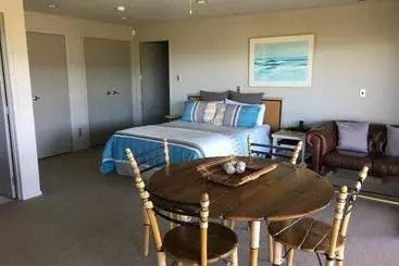 Whangamata Vistas B&b