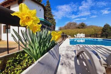 Aparthotel Duendes Del Arroyo