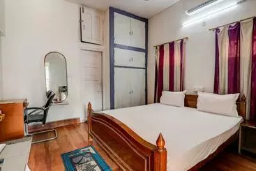 Hotel Oyo 81377 New Yatra Residency