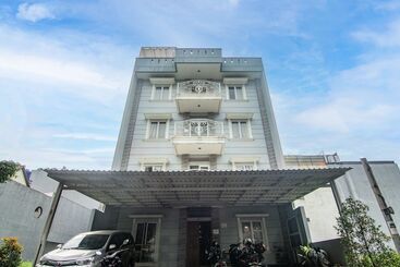 Hotell Oyo 92602 Doesnami Syariah 2