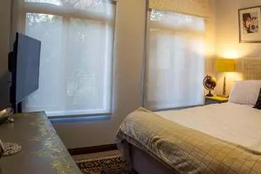 Bed and Breakfast Mind Body Soul Guesthouse On Featherbrooke Estate, Krugersdorp, South Africa