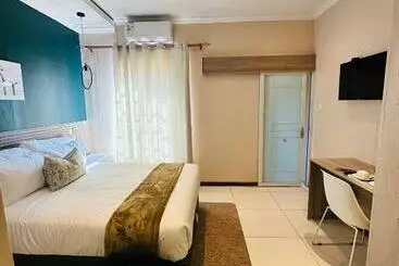 Bed and Breakfast Live Inn Luxury Suites