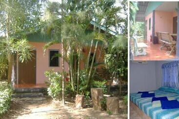 Kurort  Coconut Garden Bungalow โคโคนัท การ์เด้น บังกะโล