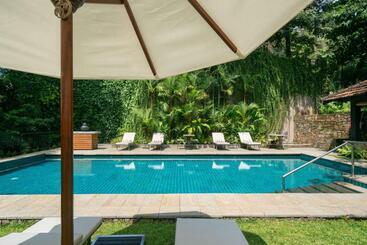 Hotel Taru Villas Kandy