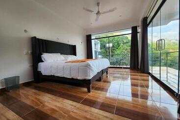 Eco Hotel Villa Suites