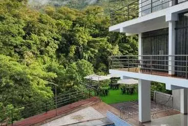 Eco Hotel Villa Suites