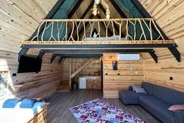 リゾートホテル Seri̇ndere Bungalow