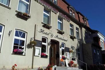 ホテル Landhaus Knötel