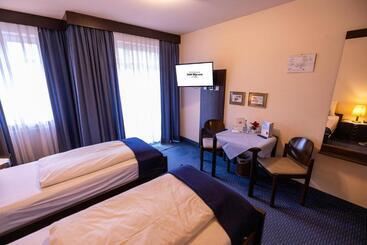 בית מלון כפרי & Restaurant Zum Riesen