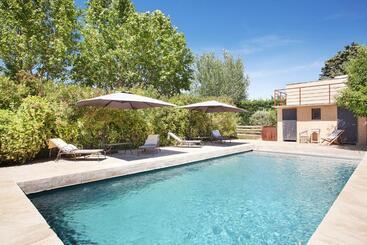 مبيت وإفطار Haras Saint Estève