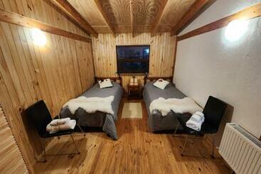 تختخواب و صبحانه Hostal Hunter