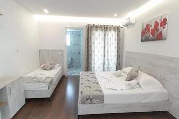 تختخواب و صبحانه Vila Irdi