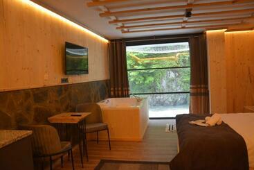 فندق Doğal Sui̇t Bungalov