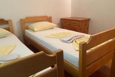 مُتل Estrada Ostrožac