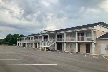 Motel Town & Country Inn