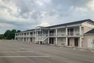 Motelli Town & Country Inn