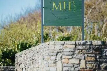 ペンション Móinéir House