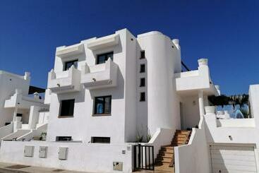 Albergue Surf Dream House