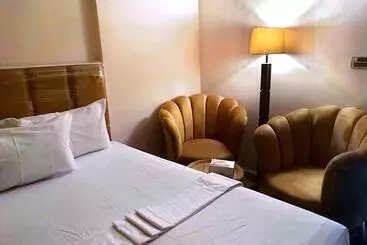 پانسیون Frank In Guest House