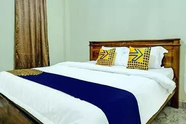 ホテル Spot On 92392 Penginapan Vinccent22 Syariah