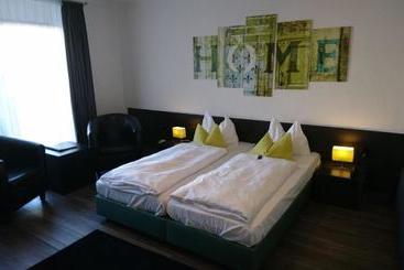 هتل Deutschherrenhof