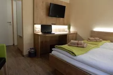 Hotelli Pension Am Hafen