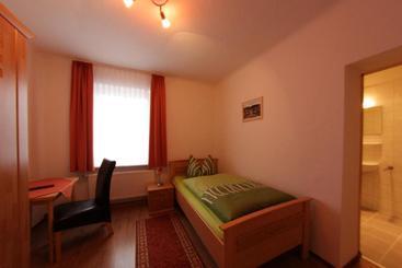 Отель Pension Am Ostbahnhof